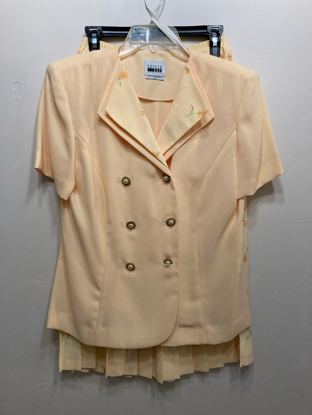 Leslie Fay Peach Double-Breasted Short Sleeve Jacket